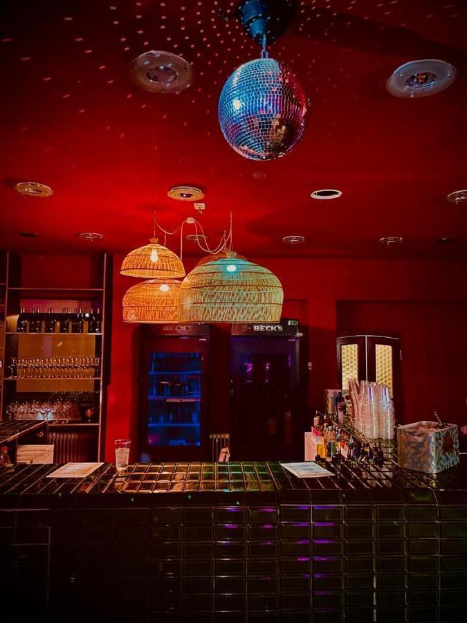 Happy End Hotel Мюнхен Экстерьер фото