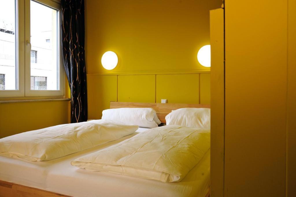 Happy End Hotel Мюнхен Экстерьер фото